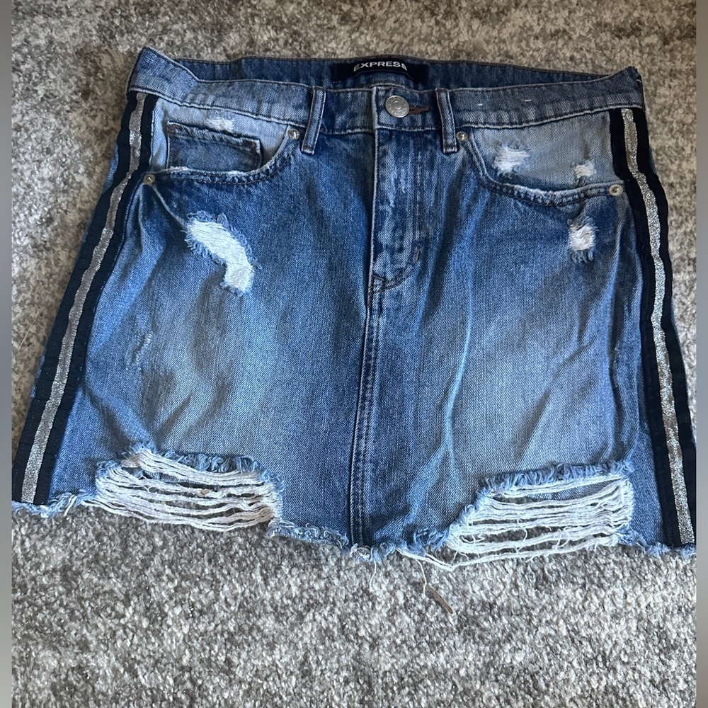 Express mid rise straight mini jean skirt size 4 100% cotton